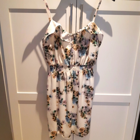 Dynamite Floral Summer Dress - Picture 11 of 11